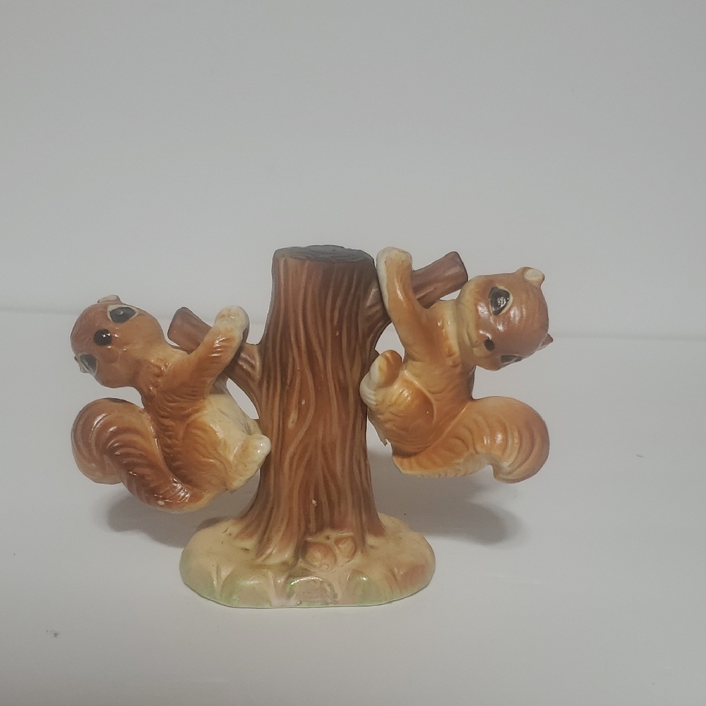 Vtg Squirrel Salt And Pepper Shakers